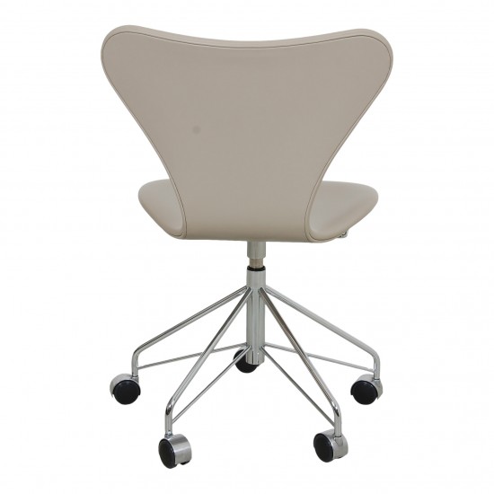 Arne Jacobsen 3117 7er kontorstol i gr classic l der Cph Classic